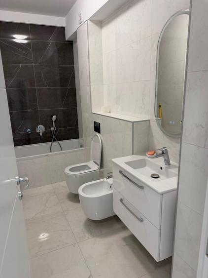 Apartament cu 4 camere decomandat în Sat Vacanță