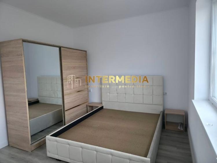 Casă individuală cu 4 camere cu Canalizare în Est
