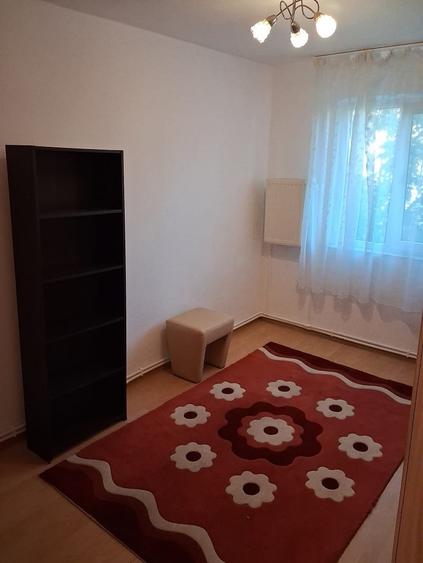 Apartament cu 3 camere decomandat în Alexandru cel Bun