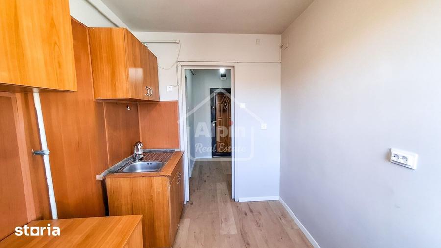Apartament cu 2 camere semidecomandat în Centrul Civic