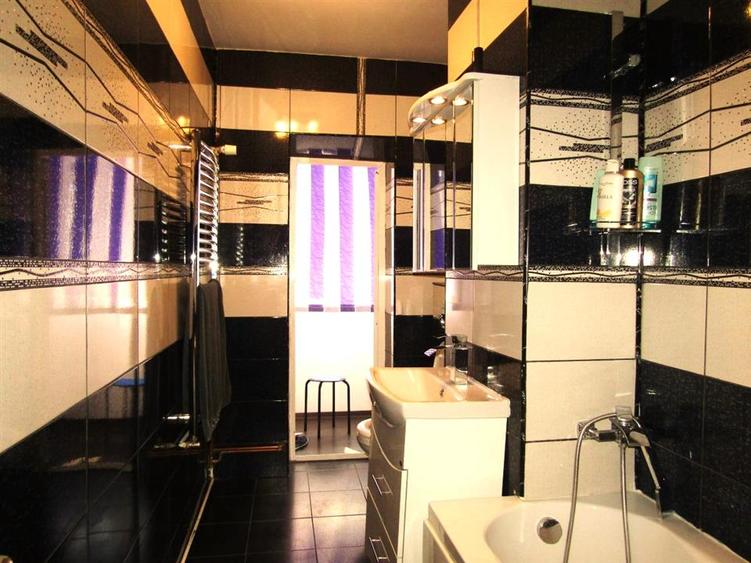 Apartament cu 2 camere decomandat în Micro 4