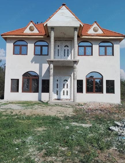 Casă cu Teren 1202 Mp în Ghilad