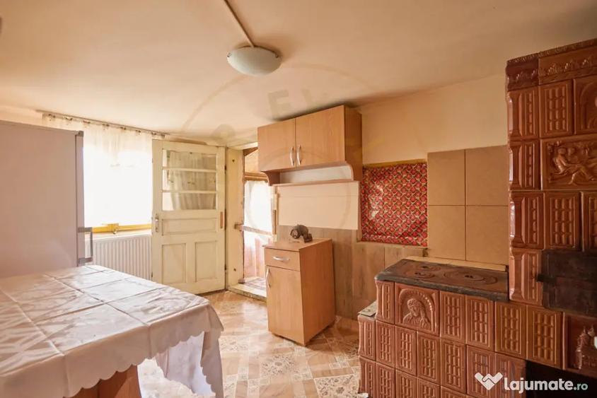 Casă cu 3 camere cu Teren 831 Mp în Central