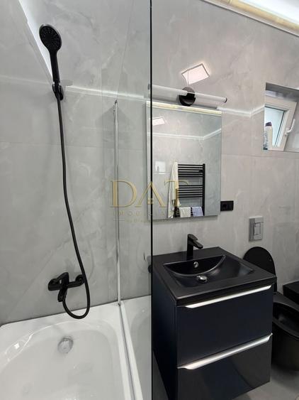 Duplex cu 3 camere cu Canalizare în Între Lacuri