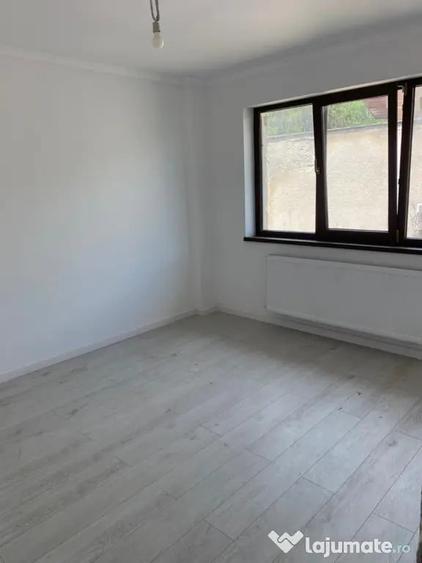 Apartament cu 2 camere decomandat în Jiului
