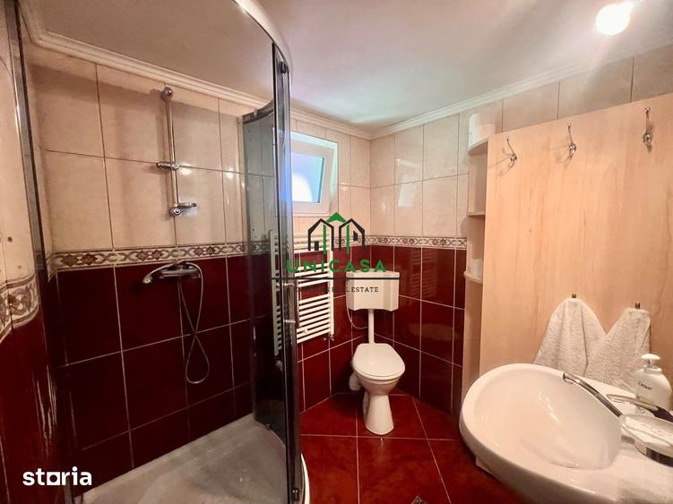 Casă cu 7 camere cu Teren 2560 Mp în Voineasa