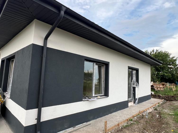 Casă individuală cu 4 camere cu Teren 400 Mp în Rediu