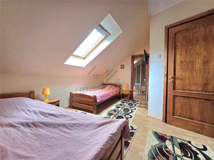 Casă cu 6 camere cu Teren 1761 Mp în Izlaz