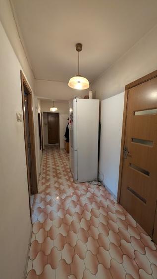 Apartament cu 4 camere semidecomandat în Brâncoveanu