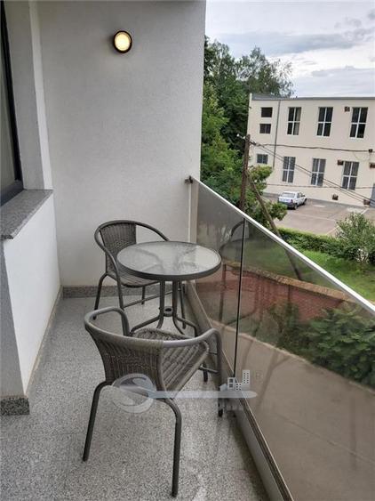 Garsonieră decomandată în Podu Roș
