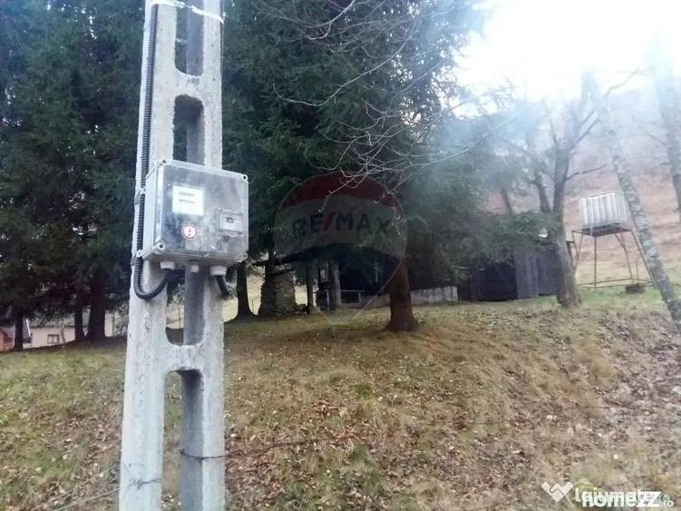Teren de 6700 mp, în Pietroasa