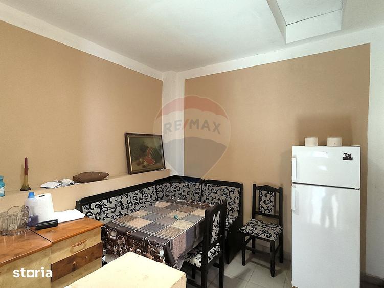 Casă cu 2 camere cu Teren 913 Mp în Central