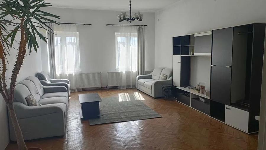 Apartament cu 2 camere decomandat în Central — fotografia 1