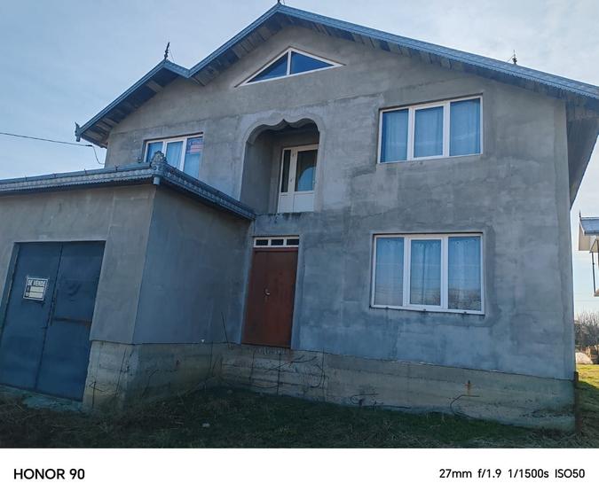 Casă cu 4 camere în Central
