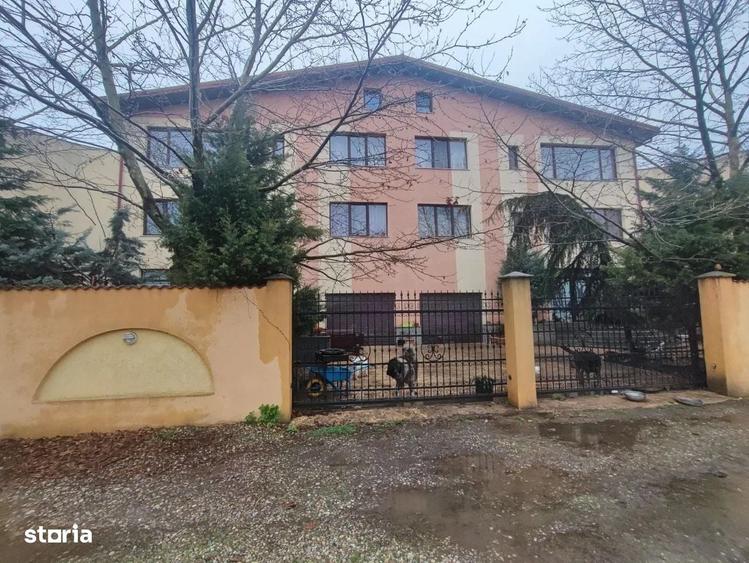 Casă cu 4 camere cu Teren 1130 Mp în Central