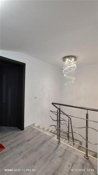 Casă cu 6 camere cu Teren 157 Mp în P-ța Mihai Viteazu
