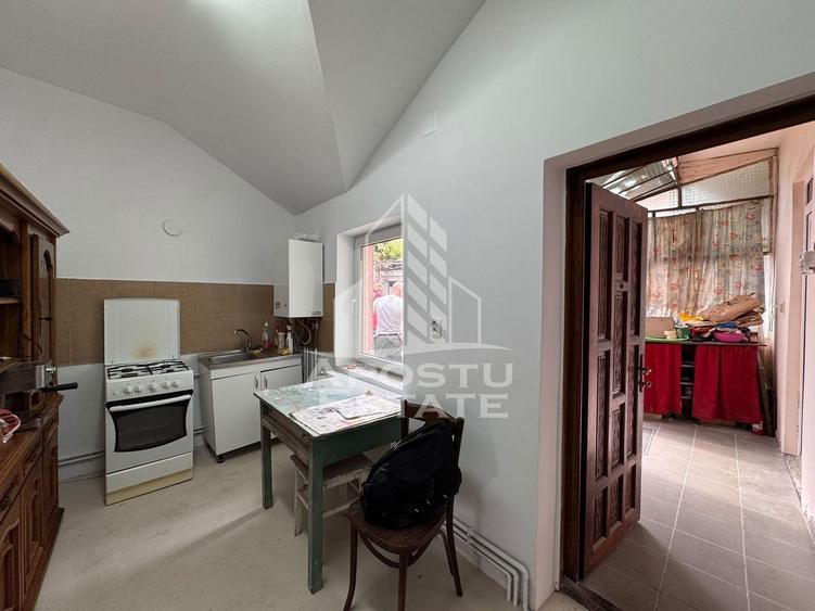 Apartament cu 5 camere semidecomandat în Bălcescu