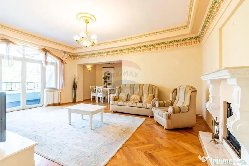 Apartament cu 4 camere decomandat în Amzei