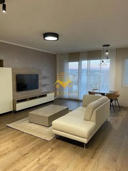 Apartament cu 2 camere semidecomandat, mobilat în Mărăști