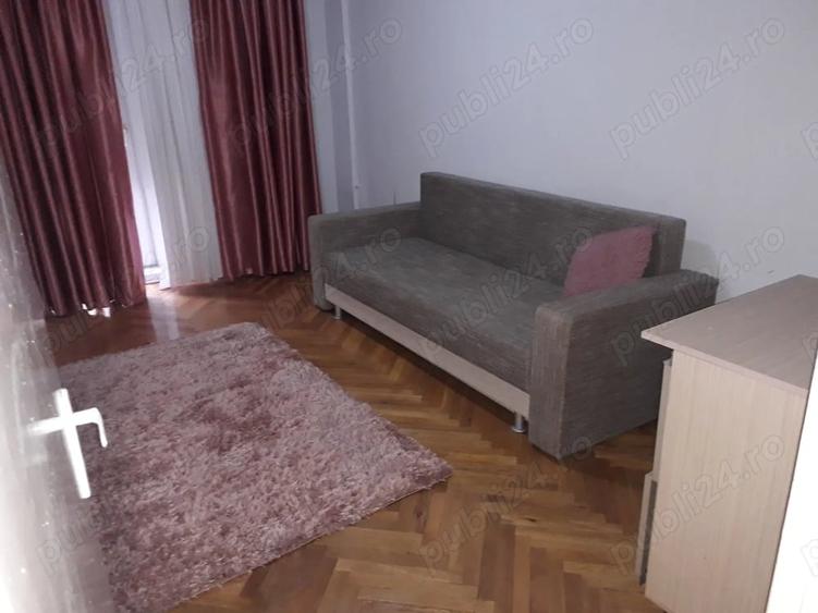 Apartament cu 3 camere decomandat în Polivalentă