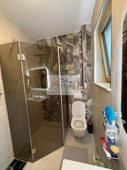 Casă individuală cu 5 camere cu Canalizare în Făget