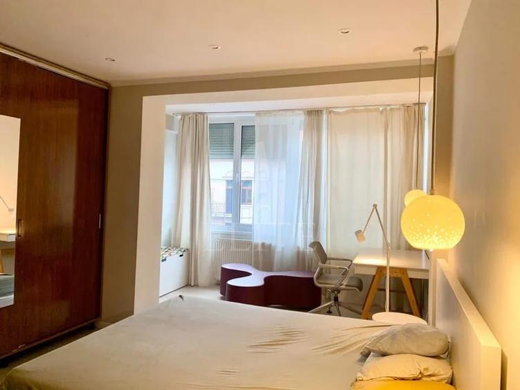 Apartament cu 2 camere semidecomandat, mobilat în Central