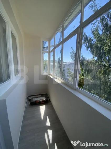Apartament cu 7 camere decomandat în Central