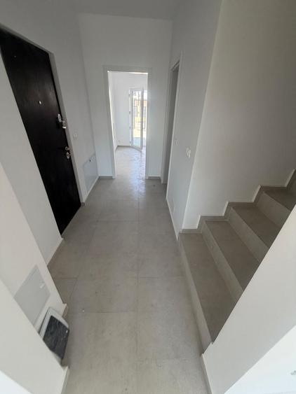 Duplex cu 5 camere cu Canalizare în Central