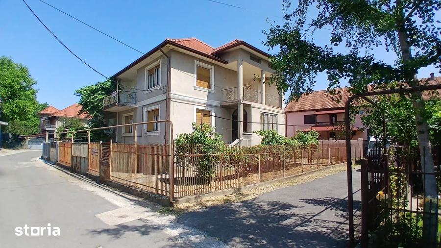 Casă cu 5 camere cu Teren 360 Mp în Caransebeș