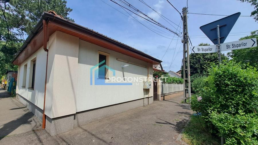 Casă individuală cu 3 camere cu Canalizare în Lipovei