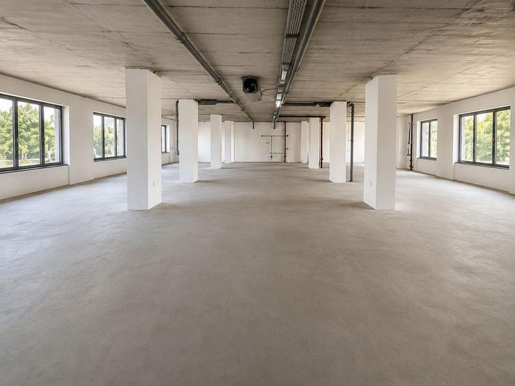 Spațiu comercial, de 720 mp, în Dămăroaia