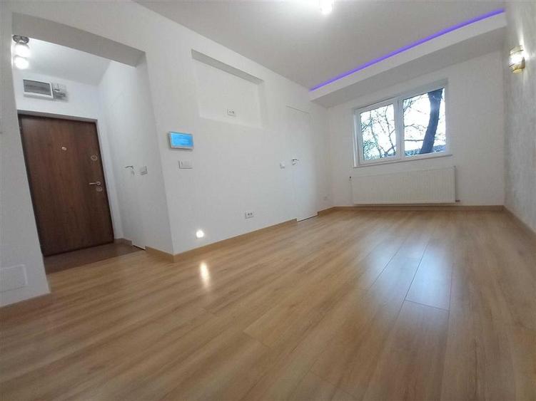 Garsonieră semidecomandată în Gară
