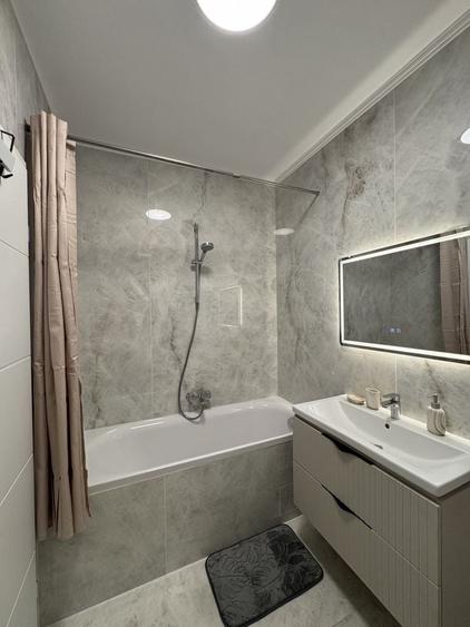 Apartament cu 2 camere decomandat în Apărătorii Patriei