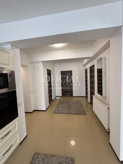Apartament cu 3 camere semidecomandat, mobilat în Florești