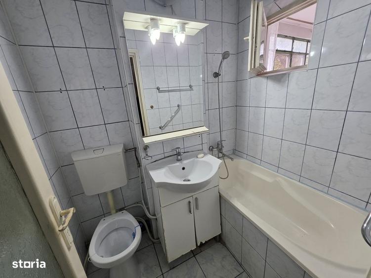 Apartament cu 4 camere semidecomandat în Hipodrom