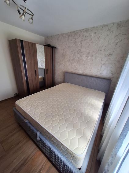 Apartament cu 3 camere decomandat în Nicolina