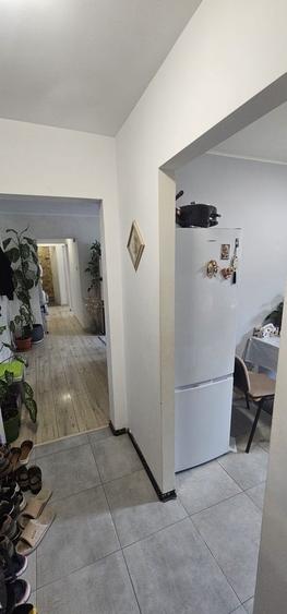 Ap 3 cam, balcon si pivnita , zona Bdul Mihai Viteazu - 5