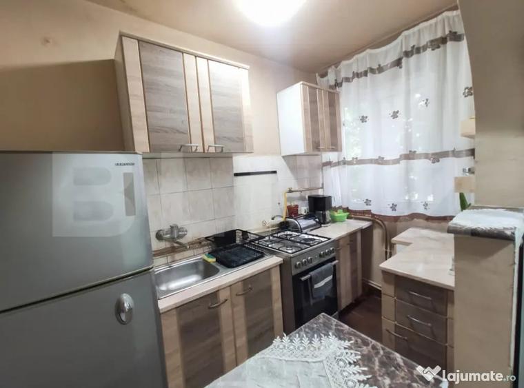 Apartament cu 3 camere semidecomandat în Micro 15