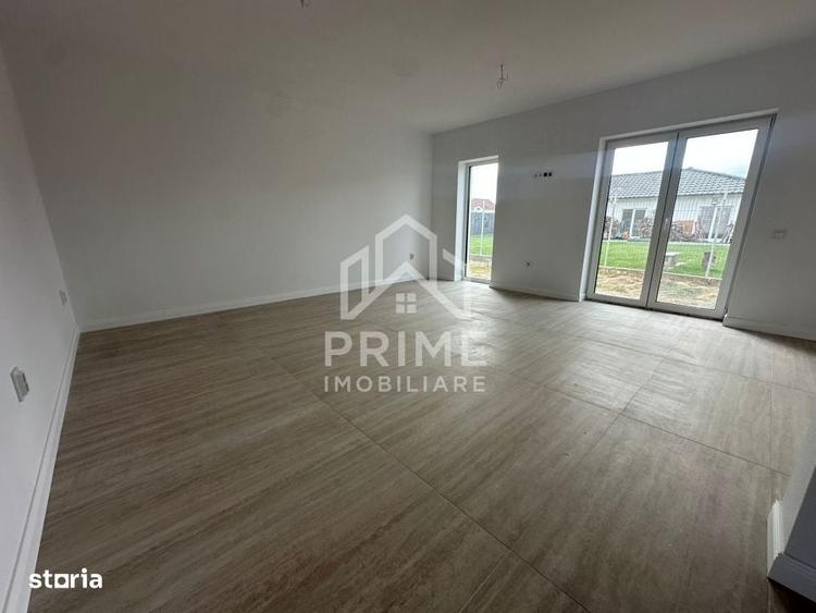 Casă cu 4 camere în Petrești
