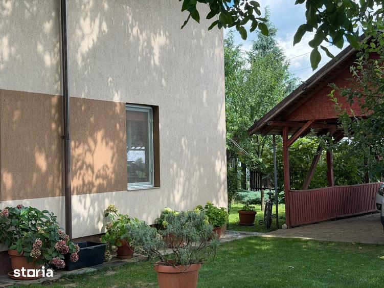 Casă cu 4 camere cu Teren 1000 Mp în Bănești