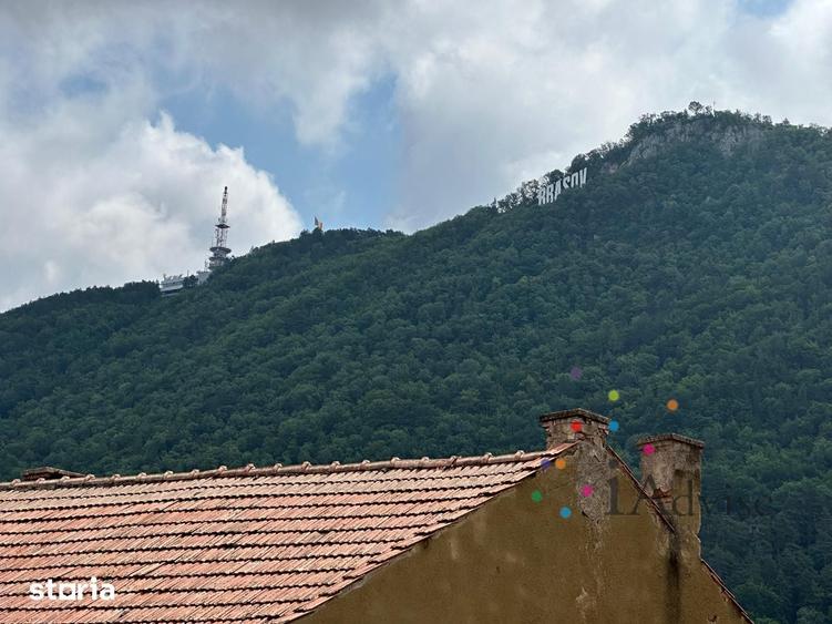 Apartament cu 3 camere semidecomandat în Centrul Istoric
