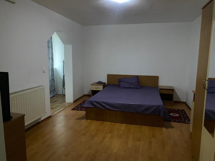 Garsonieră decomandată în Republicii