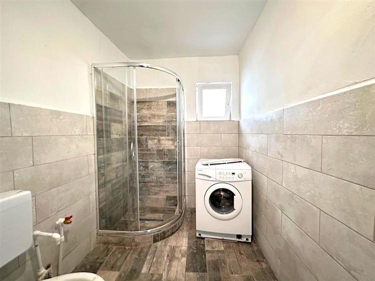 Casă cu 2 camere cu Teren 300 Mp în Aradul Nou