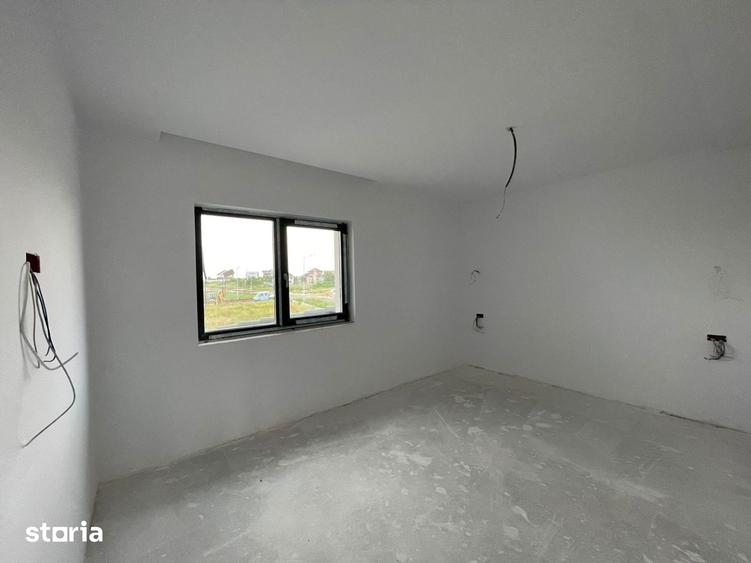 Casă cu 5 camere cu Teren 599 Mp în Giarmata