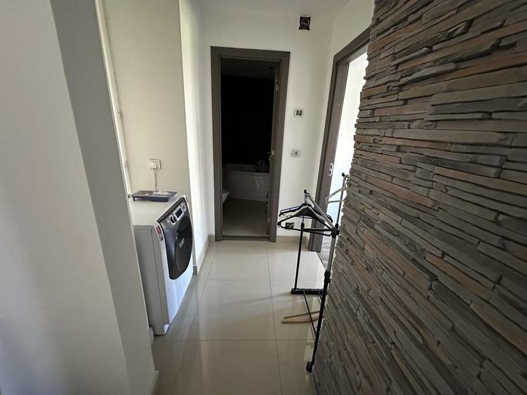 Apartament cu 2 camere decomandat în Uiești