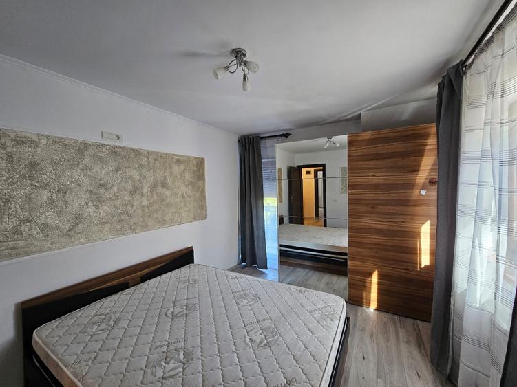 Duplex cu 5 camere cu Canalizare în Dumbrăvița