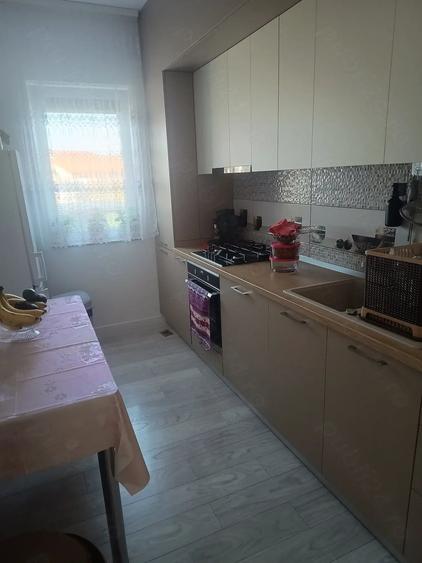 Apartament cu 2 camere decomandat, mobilat în Giroc