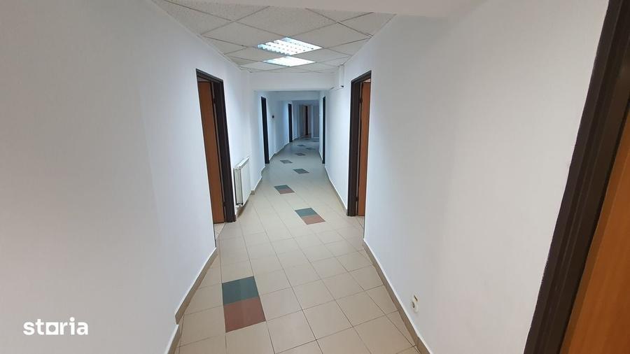 Spațiu comercial, de 525 mp, în Centrul Civic