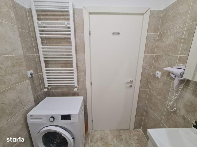 Garsonieră decomandată în Roșu