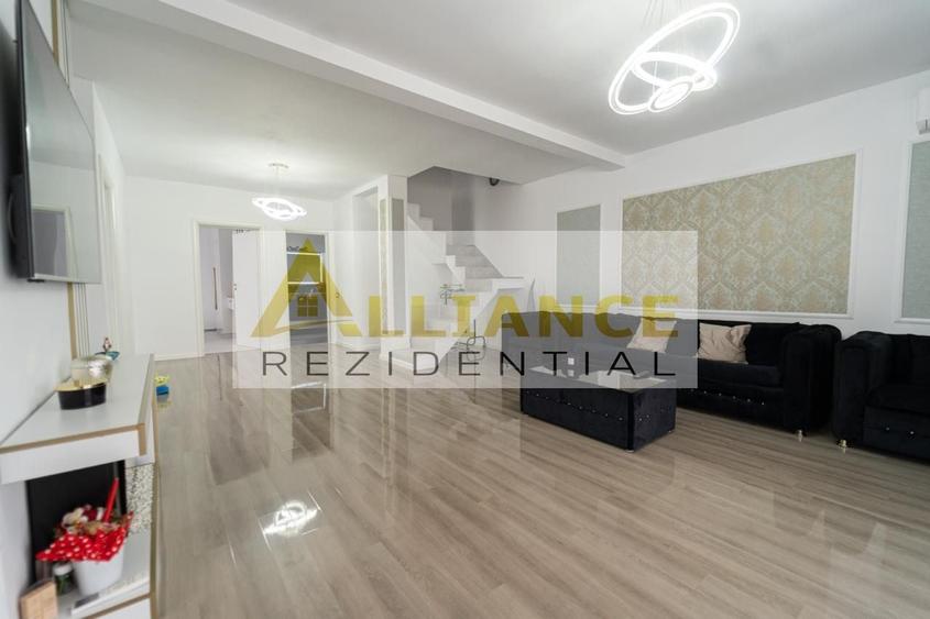 Casă individuală cu 4 camere decomandat cu Canalizare în Sud